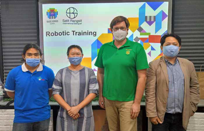satit_rangsit_bilingual_school_robotics_teacher_training